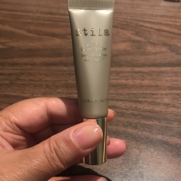 Stila Aqua Glow serum conccealer - Picture 1 of 7
